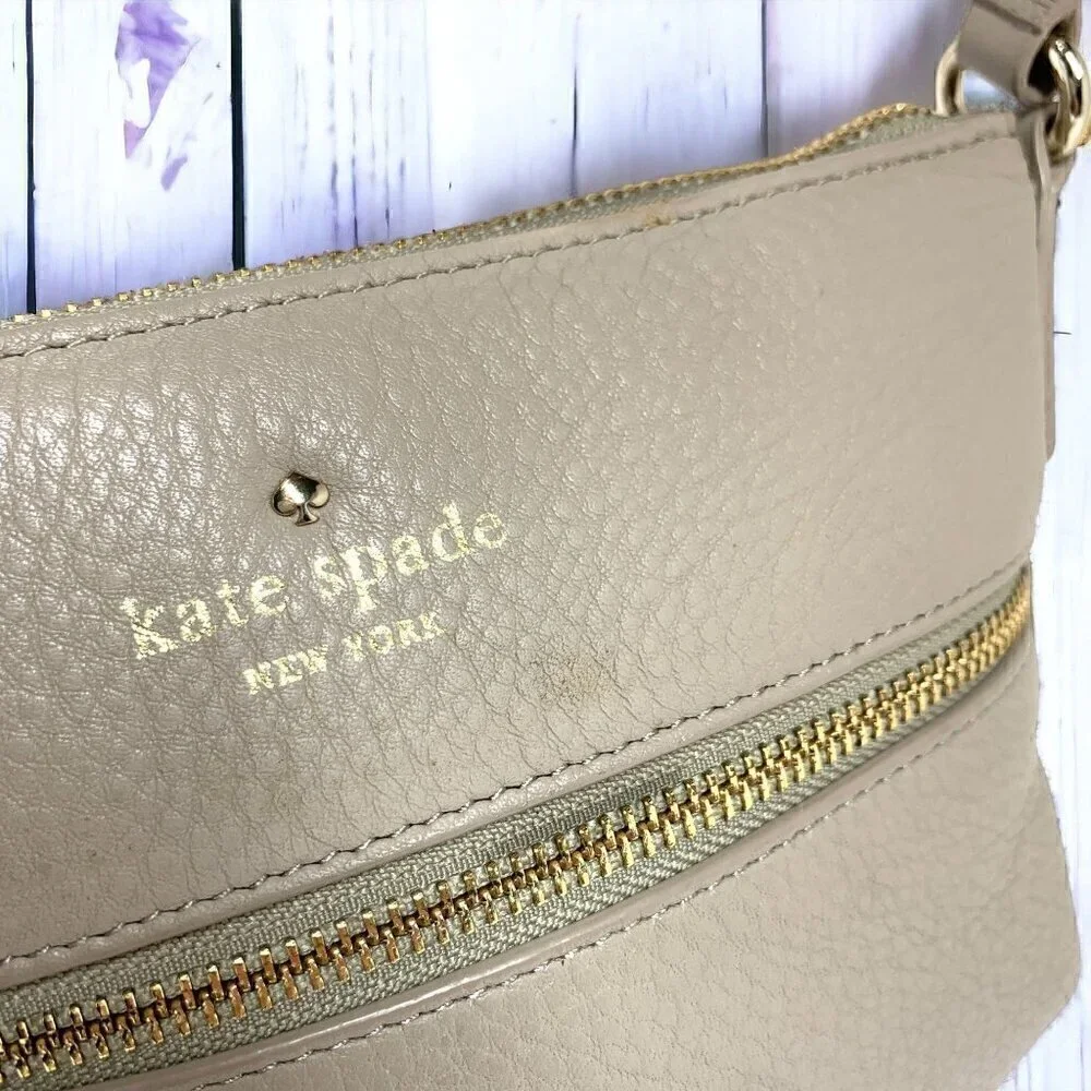 Kate Spade New York Cobble Hill Tenley Crossbody Bag Beige Pebble Grain Leather